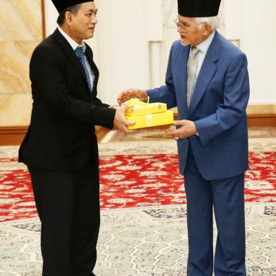 12 SEPTEMBER 2022 - Kunjungan hormat kepada Tun Pehin Sri Haji Abdul Taib Mahmud, Tuan Yang Terutama Yang di-Pertua Negeri Sarawak sebelum persaraan wajib saya yang akan berkuatkuasa pada 26 September 2022.
