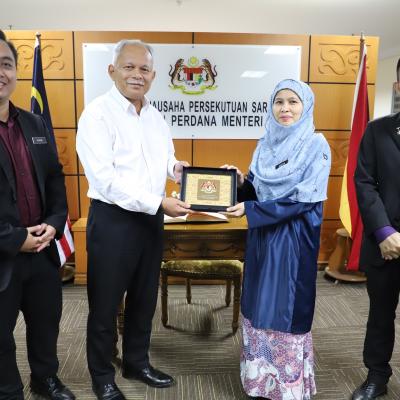 21 November 2023 - Kunjungan Hormat Daripada Pengarah Institut Tadbiran Awam Negara (INTAN) Kampus Wilayah Sarawak.