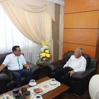 22 April 2024 - Kunjungan hormat daripada Encik Shahrul Anuar Bin Hamid, Pengarah Bank Simpanan Nasional Sarawak