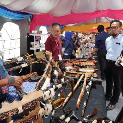 27 Oktober 2025, Isnin – Mengunjungi Festival Kraf Borneo Sarawak 2025 yang berlangsung di Tebingan Kuching.