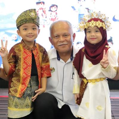 29 Oktober 2025, Rabu - Menyempurnakan Perasmian Penutupan Program Alpha Gen Talents @ KEMAS sempena Hari Potensi Peringkat Negeri, Jabatan Kemajuan Masyarakat (KEMAS) Negeri Sarawak Tahun 2025.