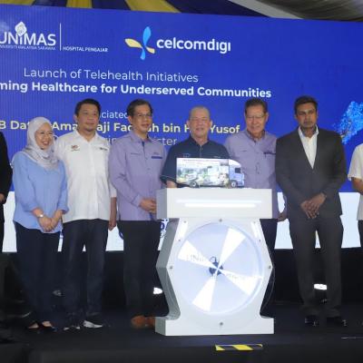 1 November 2025, Sabtu - Menghadiri Majlis Peluncuran Inisiatif Teleperubatan dan Klinik Bergerak Hospital Pengajar UNIMAS dengan kerjasama CelcomDigi Berhad (CelcomDigi) dan Hospital Pengajar Universiti Malaysia Sarawak (HPUNIMAS) di Kota Samarahan.