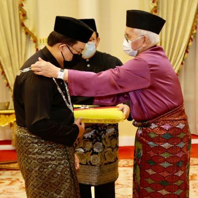 27 SEPTEMBER 2021- MAJLIS ISTIADAT PENGURNIAAN DARJAH UTAMA YANG AMAT MULIA BINTANG KENYALANG SARAWAK KEPADA YBHG. TAN SRI DATO’ SERI MOHD ZUKI BIN ALI