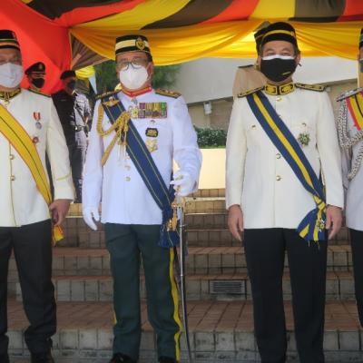 9 OKTOBER 2021- MENGHADIRI MAJLIS ISTIADAT RASMI BERSEMPENA DENGAN SAMBUTAN PERAYAAN HARI LAHIR KE-85 TUAN YANG TERUTAMA YANG DI-PERTUA NEGERI SARAWAK BERTEMPAT