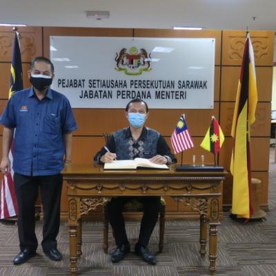 11 NOVEMBER 2021- ENCIK ISKANDAR BIN REDUAN, TIMBALAN PENGARAH AKADEMIK, POLITEKNIK MUKAH