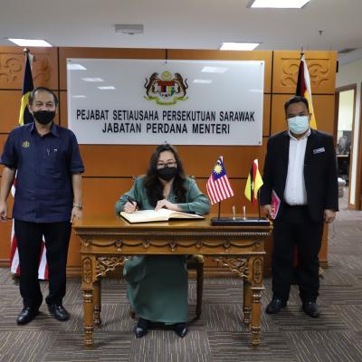 12 JANUARI 2022- MENERIMA KUNJUNGAN HORMAT DARIPADA PUAN GLORIA ANGELA JAMES NOAH, PENGARAH JABATAN AKAUNTAN NEGARA SARAWAK