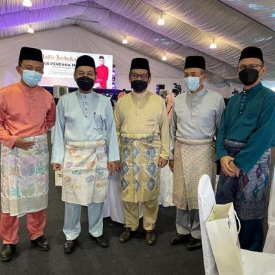 8 ARPIL 2022 - MENGHADIRI MAJLIS BERBUKA PUASA YANG AMAT BERHORMAT PERDANA MENTERI MALAYSIA BERSAMA PENJAWAT AWAM DI LAMAN SERI, KOMPLEKS SERI PERDANA, PUTRAJAYA