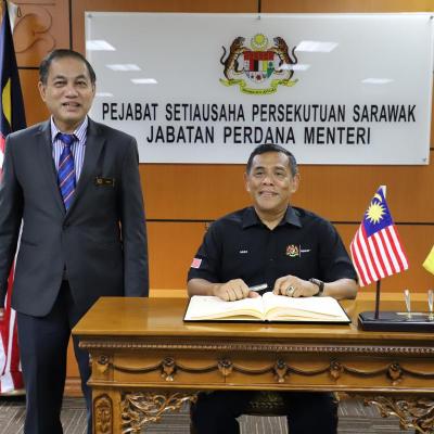 5 OGOS 2022 - KUNJUNGAN HORMAT DARIPADA YBHG. DATO' SRI MUEZ BIN ABD AZIZ, KETUA SETIAUSAHA, KEMENTERIAN PERTAHANAN MALAYSIA