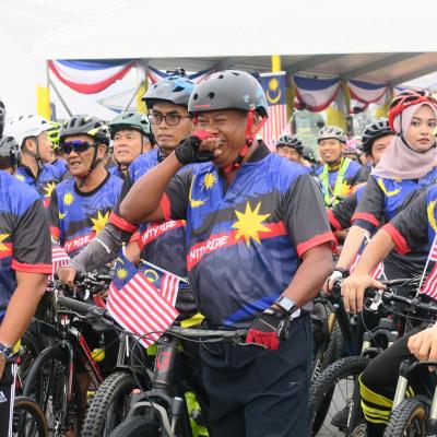 16 SEPTEMBER 2022 - Acara berbasikal ‘Unity Ride’ bersama YB. Dato Sri Mohamad Abu Bakar Bin Marzuki, Setiausaha Kerajaan Negeri Sarawak serta isterinya di Tapak Lapangan Terbang Lama, Bintulu.