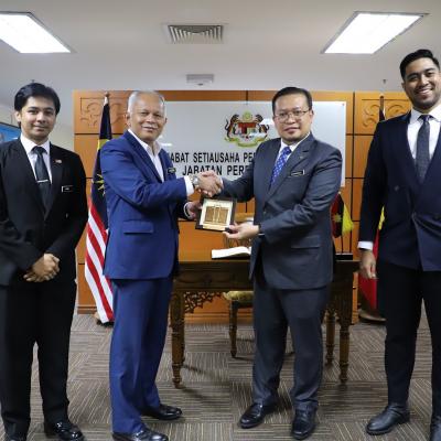 9 Mac 2023 - kunjungan hormat daripada Pengarah Pendakwaan Negeri, Jabatan Peguam Negara Cawangan Sarawak & mantan Setiausaha Persekutuan Sarawak, YBhg. Dato’ Amir Bin Omar