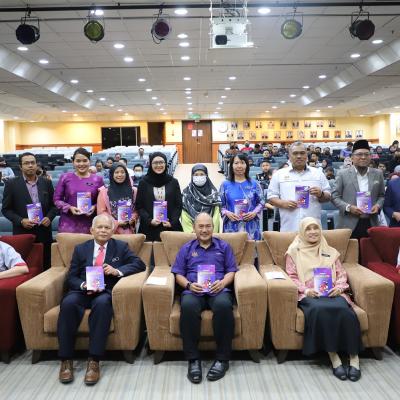 11 April 2023 - Program Semarak Inovasi - Pelancaran Buku Antologi Esei Revolusi Pemodenan Penyampaian Perkhidmatan & Taklimat Anugerah Inovasi Perdana Sektor Awam (AIPSA) Tahun 2023