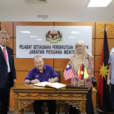 11 April 2023 - Kunjungan Daripada Ketua Pengarah MAMPU Malaysia dan Pengarah SKM Negeri Sarawak
