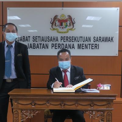 13 APRIL 2021 - ENCIK BANGES MUNGA (PENGARAH PERANCANGAN PENGURUSAN MALAYSIA (MAMPU) CAWANGAN SARAWAK)