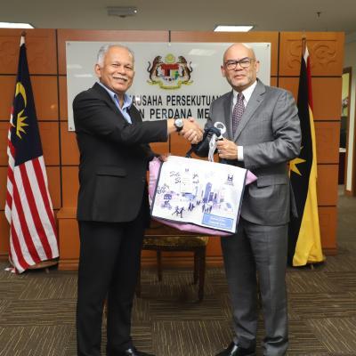 17 Julai 2023 - Kunjungan hormat daripada YBhg. Datuk Seri Haji Mohd Nazri Bin Md. Shariff, Ketua Pegawai Eksekutif, PR1MA Corporation Malaysia