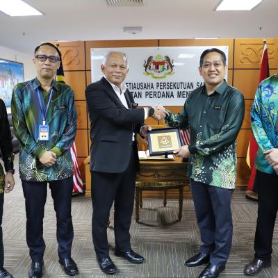 16 November 2023 - Kunjungan Hormat Daripada Pengarah Jabatan Pendaftaran Negara Negeri Sarawak