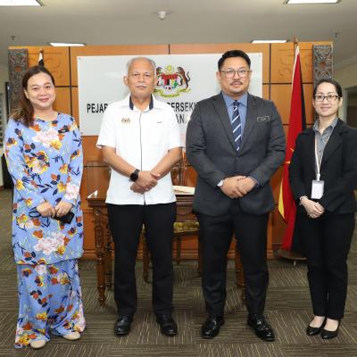 8 Disember 2023 - Kunjungan Hormat Daripada Pengarah Pejabat Kementerian Pertahanan Cawangan Sarawak 