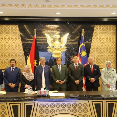 19 Disember 2023 - Kunjungan Hormat Kepada YAB Premier Sarawak Bersama YB Timbalan Menteri Ekonomi