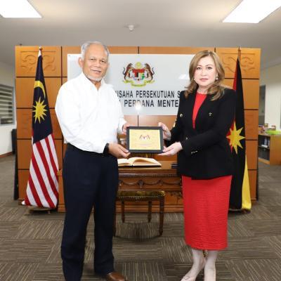 30 Januari 2024 - Kunjungan Hormat Daripada Pengarah Pejabat Wilayah Sarawak, Kementerian Luar Negeri