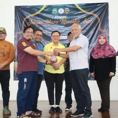 22 Jun 2024 - Menghadiri Program Jalinan Mesra Menzahir Amal anjuran Pejabat Pembangunan Negeri Sarawak, Jabatan Imigresen Malaysia Negeri Sarawak, Pejabat Kementerian Pertahanan Malaysia Cawangan Sarawak 