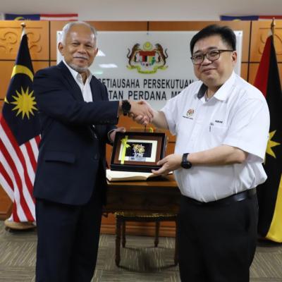 11 September 2024 - Menerima kunjungan hormat daripada Tuan Fabian Bigar, Ketua Setiausaha Kementerian Digital 