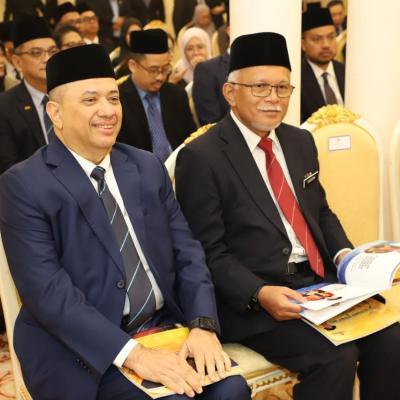 16 Oktober 2024 – Menghadiri Majlis Pemasyhuran Canselor Universiti Malaysia Sarawak (UNIMAS), Tuan Yang Terutama Yang di-Pertua Negeri Sarawak, Tun Pehin Sri Dr Wan Junaidi bin Tuanku Jaafar di Astana Negeri Sarawak.