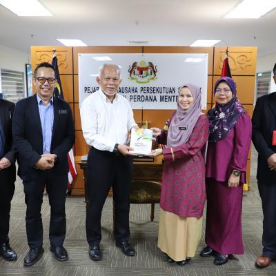 9 Disember 2024 – Menerima kehadiran Puan Masitah binti Annuar, Pengarah INTAN Kampus Sarawak (INSARA) 