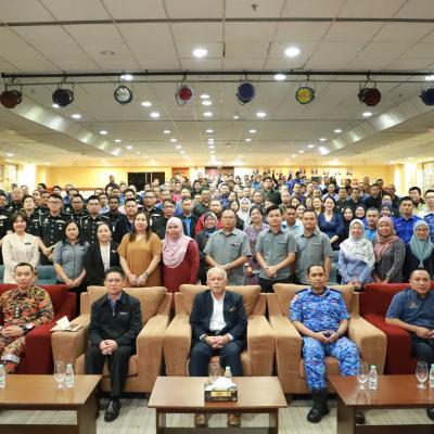 11 Disember 2024 - Program keselamatan serta Taklimat Penyelarasan Latihan Pengungsian Bangunan bagi Kompleks Persekutuan Kuching (KPK) tahun 2024 kepada semua wakil-wakil jabatan/agensi yang menduduki KPK.