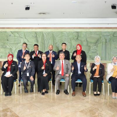 14 Januari 2025 - Telah mengadakan Sesi Kunjungan kepada YBrs. Encik Awang Zamhari bin Awang Mahmood, Pengarah Tanah dan Survei Sarawak di Ibu Pejabat Jabatan Tanah dan Survei Sarawak, Menara Pelita