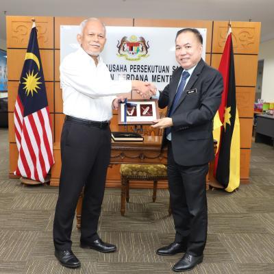 28 Januari 2025 - Menerima kunjungan hormat daripada Encik Kolony anak Gunting, Pengarah Pejabat Kementerian Digital Wilayah Sarawak.