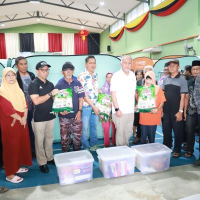 1 Februari 2025 - Mengadakan lawatan ke Pusat Pemindahan Sementara (PPS) di Kampung Sadong Jaya bagi meninjau keadaan penduduk yang terjejas akibat banjir.
