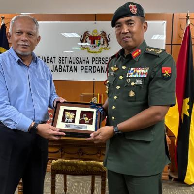 26 Februari 2025 -  Menerima kunjungan daripada YBhg. Mejar Jeneral Dato’ Khairul Anuar bin Abd Aziz, Panglima Divisyen Pertama Infantri Malaysia