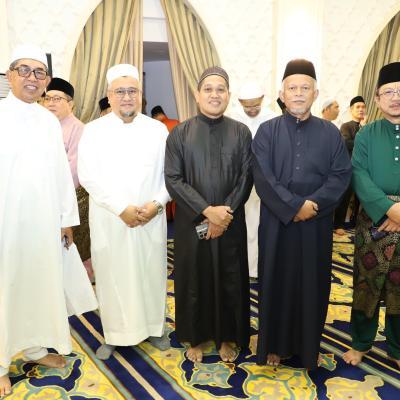 18 Mac 2025 -  hadir ke Majlis Berbuka Puasa, Solat Berjemaah Maghrib, Isyak dan Solat Sunat Tarawih bersama-sama Tuan Yang Terutama Yang di-Pertua Negeri Sarawak.