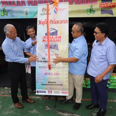 25 Mac 2025 – Menghadiri Majlis Pelancaran Program Jualan Madani Koperasi (JMK) yang disempurnakan oleh YBhg. Leftenan Jeneral Datuk Ahmad Norihan bin Jalal (B), Pengerusi Suruhanjaya Koperasi Malaysia.