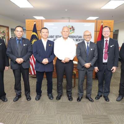 09 April 2025 – Menerima kunjungan hormat daripada Encik Abdul Rahman bin Abdul Wahab, Pengarah Jabatan Perikanan Laut Sarawak (JPLS)