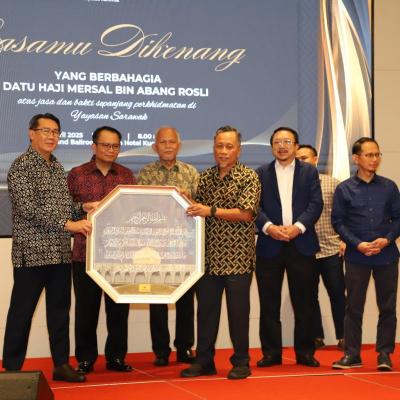 16 April 2025 - Hadir ke Majlis Lambaian Kasih, Sanjungan Budi Yayasan Sarawak yang diadakan di Grand Ballroom, Hotel Hilton Kuching.