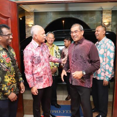 27 Mei 2025 - Hadir ke Majlis Makan Malam Bersama-sama Panglima Tentera Udara, YBhg. Jeneral Tan Sri Dato' Sri Mohd. Asghar Khan bin Goriman Khan TUDM bertempat di Wisma Perwira, Pangkalan Udara Kuching.