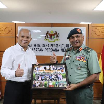 10 Jun 2025 - Menerima kunjungan hormat daripada Brig. Jen. Jafri bin Sulaiman, Panglima Briged Kesembilan Infantri Malaysia