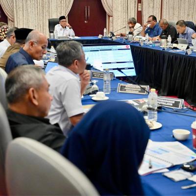 28 Jun 2025, Sabtu - Menghadiri Mesyuarat Pengurusan Ketua Setiausaha Negara (KSN) bersama-sama Ketua Jabatan dan Agensi Jabatan Perdana Menteri (JPM) .