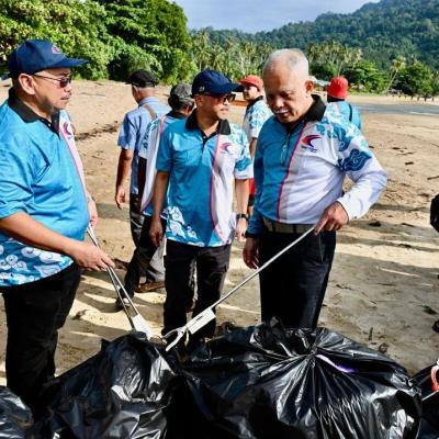 04 Julai 2025 - Menghadiri Program Pembersihan Pantai, Konservasi dan Majlis Penyerahan Bantuan Peralatan Perikanan bertempat di Telok Melano Sematan, Sarawak .