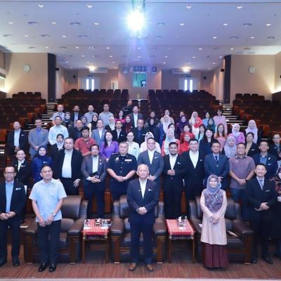 11 Julai 2025, Jumaat - Menyempurnakan Program Star Discussion: Re-Adjusting To Change, PPTD And The Future bertempat di Auditorium, INTAN Kampus Wilayah Sarawak (INSARA).