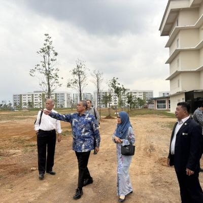 28 Ogos 2025, Khamis – Mengiringi YBhg. Tan Sri Shamsul Azri bin Abu Bakar, Ketua Setiausaha Negara (KSN)  mengadakan lawatan ke tapak Projek Pembinaan INTAN Leadership Park (I-Lead) yang terletak di Kampus INTAN Sarawak.