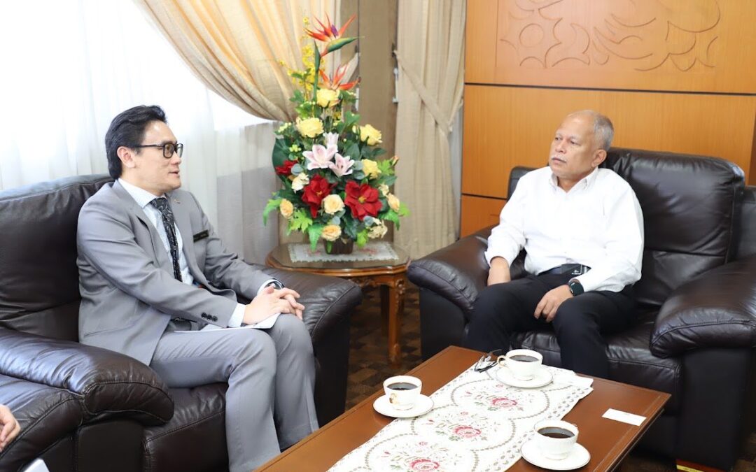 20 Mei 2025 – Menerima kunjungan hormat daripada Encik Rizal bin Dato’ Nainy, Ketua Pegawai Eksekutif SME Corporation Malaysia.