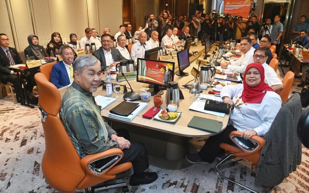 30 Mei 2025 Menghadiri Mesyuarat Khas Program Projek Pembangunan Sarawak Anjuran Kementerian Kemajuan Desa Dan Wilayah (KKDW) Yang Dipengerusikan Oleh Timbalan Perdana Menteri YAB Datuk Patinggi Dr Ahmad Zahid Hamidi
