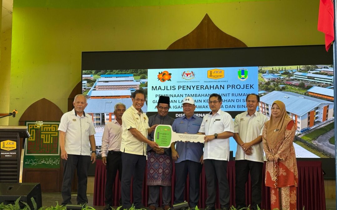 25 April 2025 – Menghadiri Majlis Penyerahan Projek Siap Pembinaan Tambahan 17 Unit Rumah Guru dan Lain-lain kemudahan di Sekolah Menengah Kebangsaan (SMK) Agama Igan, Igan.