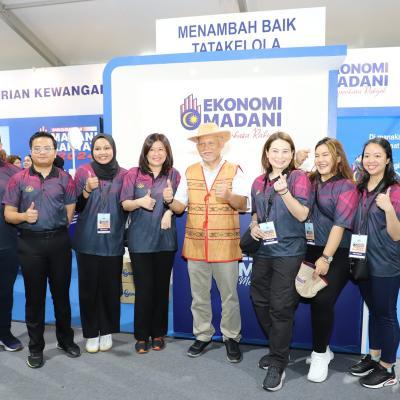27 September 2024 – Melawat ke tapak Program Madani Rakyat 2024 Sarawakku Sayang bertempat di tapak letak kereta, Miri Boulevard Mall, Miri.