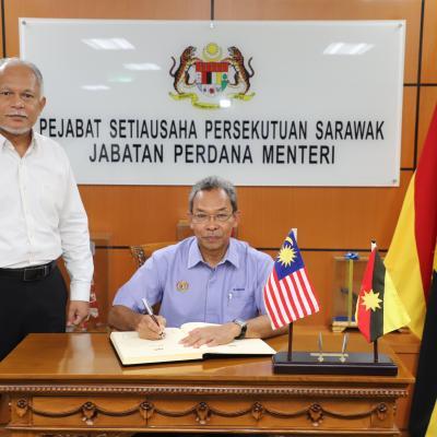 16 December 2024 – Menerima kunjungan daripada Tuan Haji Rahman bin Mohd Din, Ketua Pegawai Eksekutif, Institut Integriti Malaysia (IIM).