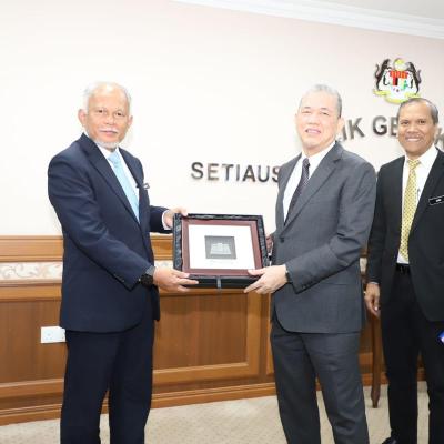 18 Mac 2024 – Lawatan Kerja Rasmi YAB Timbalan Menteri Ke Pejabat Setiausaha Persekutuan Sarawak