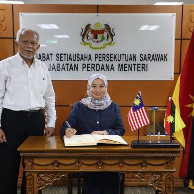 17 December 2024 – received a visit from Mrs. Nor Latifah Hussin, Director of Strategic Planning, Malaysian Standards Department, Ministry of Investment, Trade and Industry (MITI) at her office today.