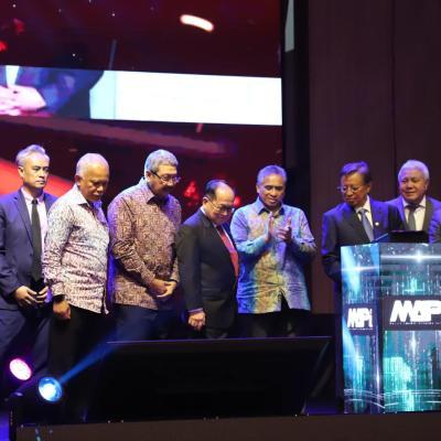 10 Oktober 2024 – Ke Universiti Malaysia Sarawak (UNIMAS) untuk ke Majlis Aspirasi Kepimpinan KSN Tahun 2024 dan ke Dewan Kompleks Islam Sarawak bagi menghadiri Majlis Amanat Perdana Integriti (MAP-i) 2024.